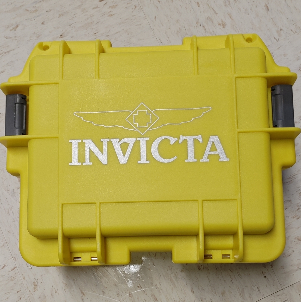 Invicta 3-Slot Dive Watch Case